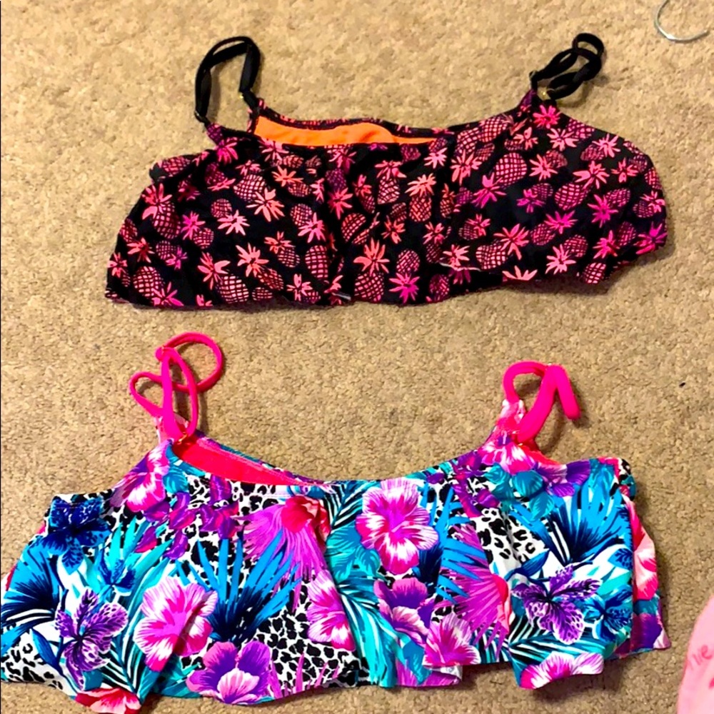 Two bikini tops - Picture 1 of 1